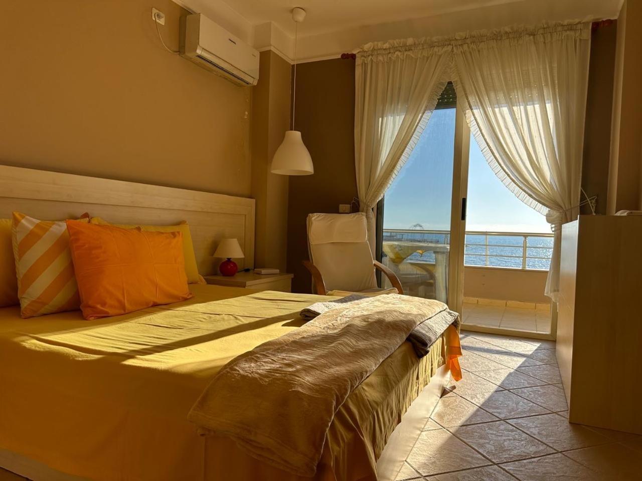 Beach View! Seaside Apartment Durrës Eksteriør bilde